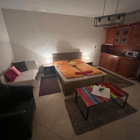 Monelly Apartman Komárno Dış mekan fotoğraf